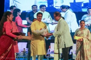 শারদ সম্মান ২০২৫: মাননীয় মুখ্যমন্ত্রীর হাত থেকে সম্মাননা